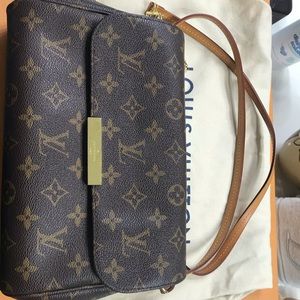 Louis Vuitton Favorite MM crossbody bag
